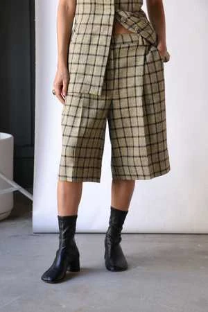 GanniCheck Suiting Relaxed Pleated Shorts - Image 3