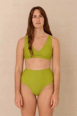 Hakea SwimMariposa Top - Yucca