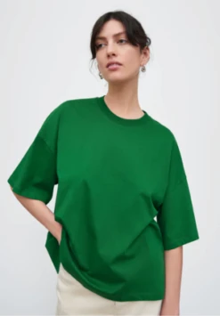 KowtowOversized Boxy Tee - Evergreen