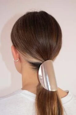 WOLF & GYPSY VINTAGEWOLF AND GYPSY VINTAGE Sylvain Le Hen Statement Pony Barrette