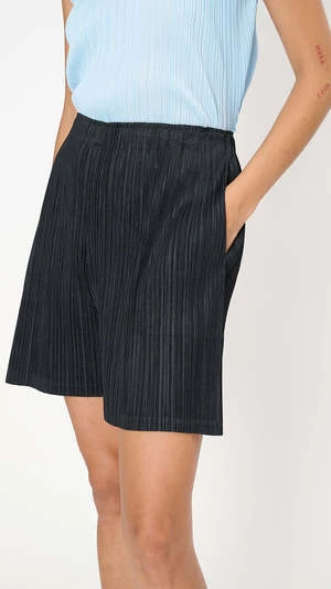 Issey MiyakeThicker Bottoms 1 Shorts - Black - Image 5